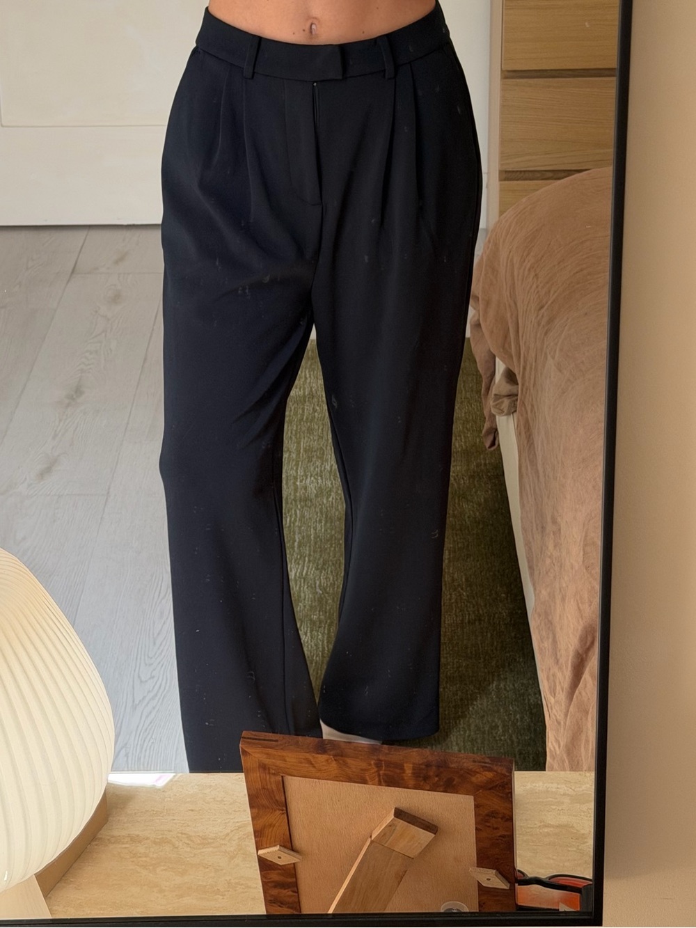 Cuts black trousers